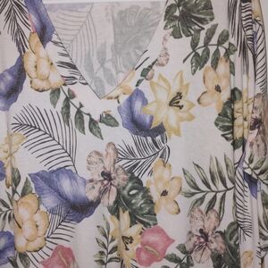 💋HOPEFLY Floral V-Neck Blouse 4X PTP 31"